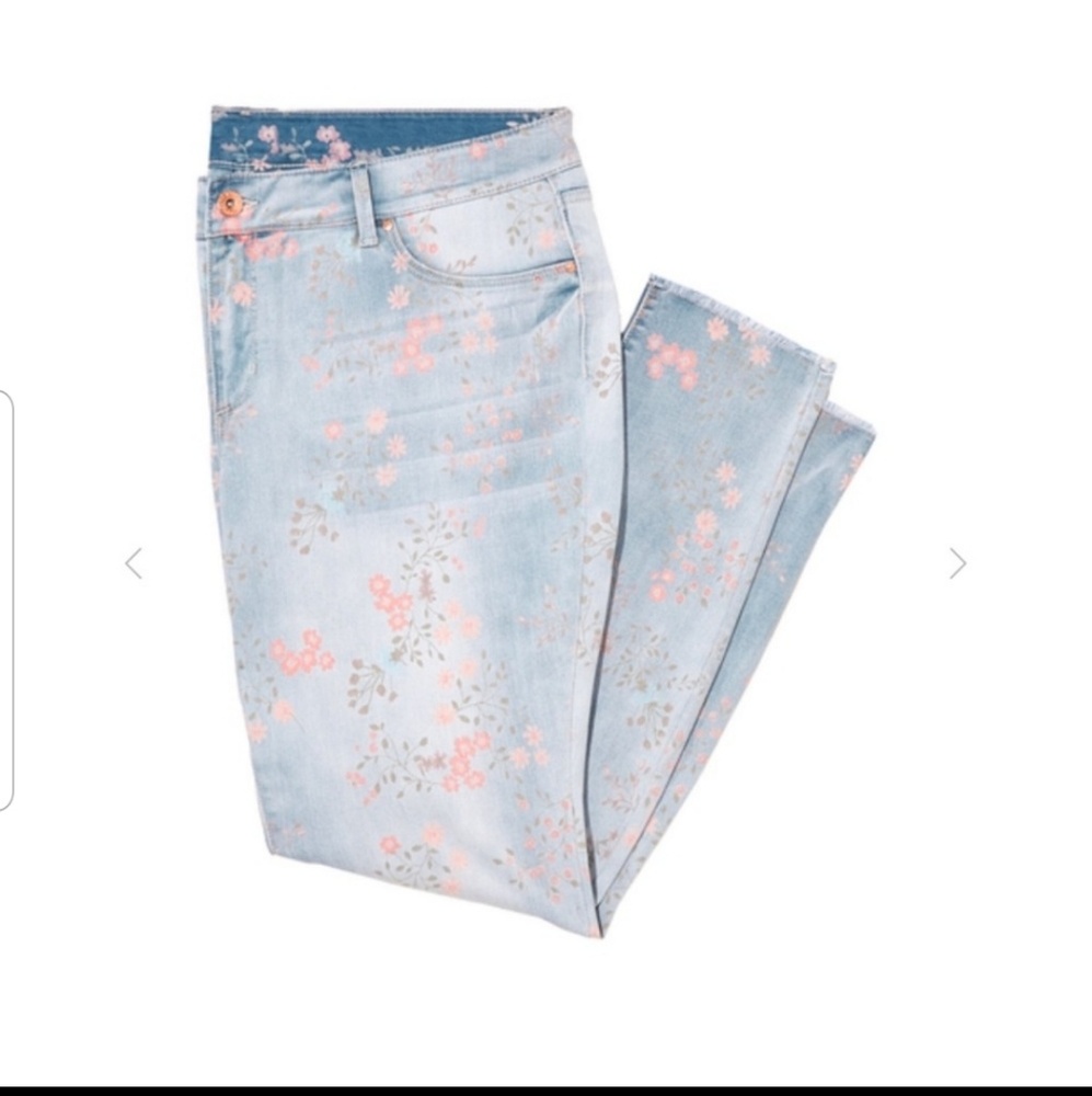 NWT Jessica Simpson Floral Kiss Me Skinny jeans